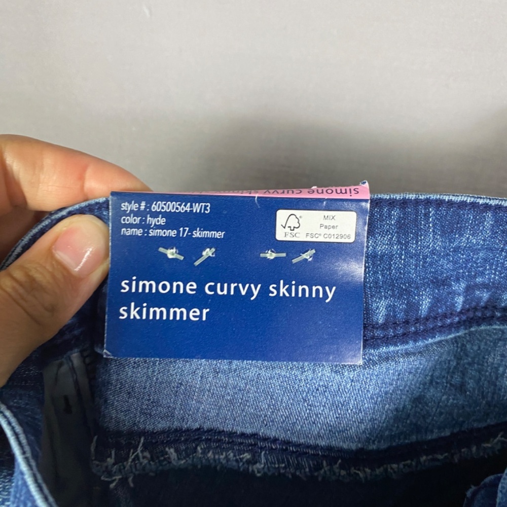 Bandolino Simone Curvy Skinny Skimmer Capri Cuff Hem In Hyde Size 6 - Picture 8 of 11